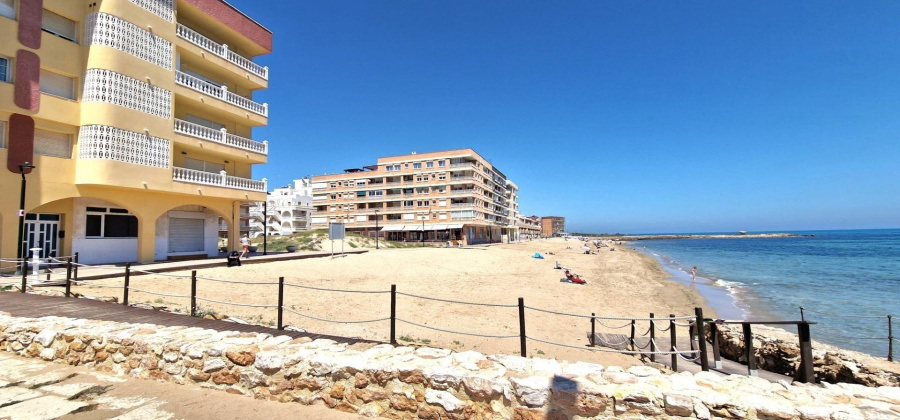 Torrevieja, Alicante, 3 Bedrooms Bedrooms, ,2 BathroomsBathrooms,Apartment,Resale,0,75632137444449216