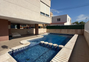 Torrevieja, Alicante, 2 Bedrooms Bedrooms, ,1 BathroomBathrooms,Apartment,Resale,0,75632173030791104
