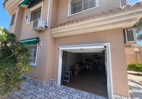Orihuela Costa, Alicante, 4 Bedrooms Bedrooms, ,2 BathroomsBathrooms,Villa,Resale,0,75632283485824064