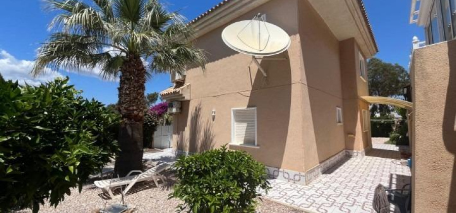 Orihuela Costa, Alicante, 4 Bedrooms Bedrooms, ,2 BathroomsBathrooms,Villa,Resale,0,75632283485824064