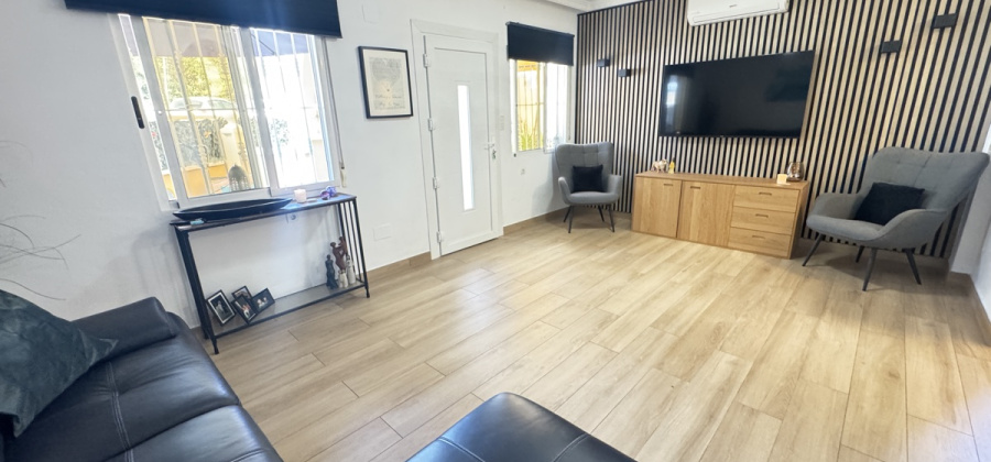 Villamartin, Alicante, 2 Bedrooms Bedrooms, ,3 BathroomsBathrooms,Villa,Resale,0,103186221479463632