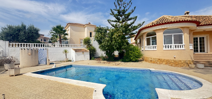 San Miguel de Salinas, Alicante, 3 Bedrooms Bedrooms, ,3 BathroomsBathrooms,Villa,Resale,0,103186224825330496