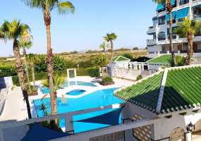 Torrevieja, Alicante, 2 Bedrooms Bedrooms, ,1 BathroomBathrooms,Apartment,Resale,0,75632139592046928
