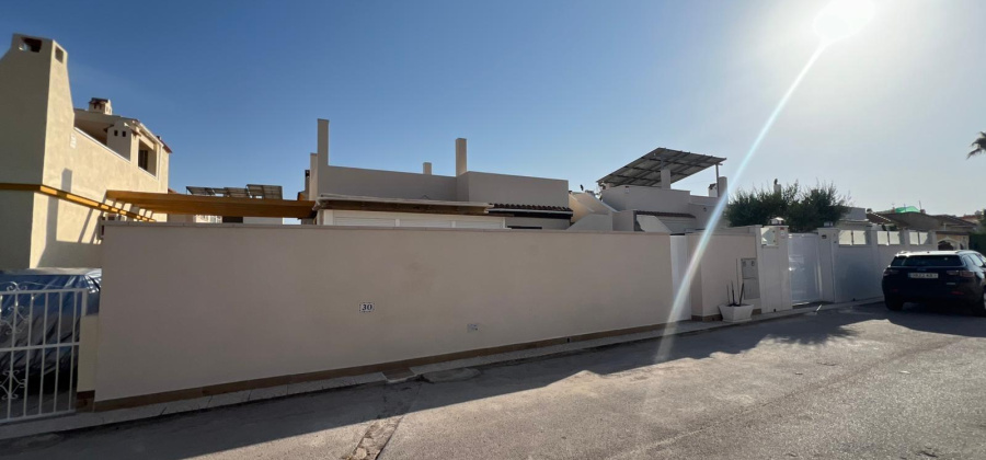 Torrevieja, Alicante, 2 Bedrooms Bedrooms, ,1 BathroomBathrooms,Villa,Resale,0,75632619942541936