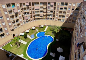 Torrevieja, Alicante, 2 Bedrooms Bedrooms, ,1 BathroomBathrooms,Apartment,Resale,0,209924640910731456