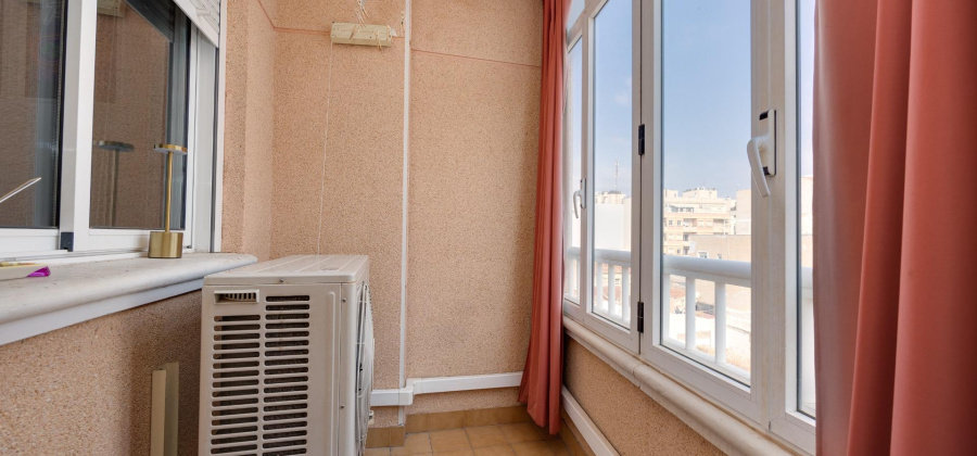 Torrevieja, Alicante, 3 Bedrooms Bedrooms, ,1 BathroomBathrooms,Apartment,Resale,0,75632152341484864