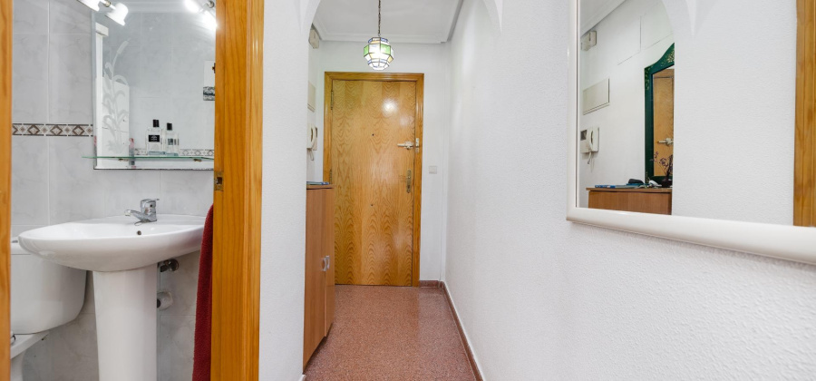 Torrevieja, Alicante, 3 Bedrooms Bedrooms, ,1 BathroomBathrooms,Apartment,Resale,0,75632152341484864
