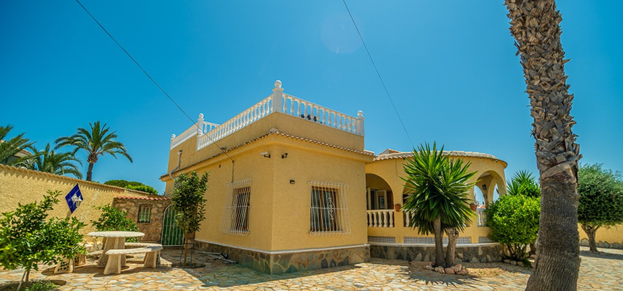 Torrevieja, Alicante, 3 Bedrooms Bedrooms, ,3 BathroomsBathrooms,Villa,Resale,0,103536246280074848