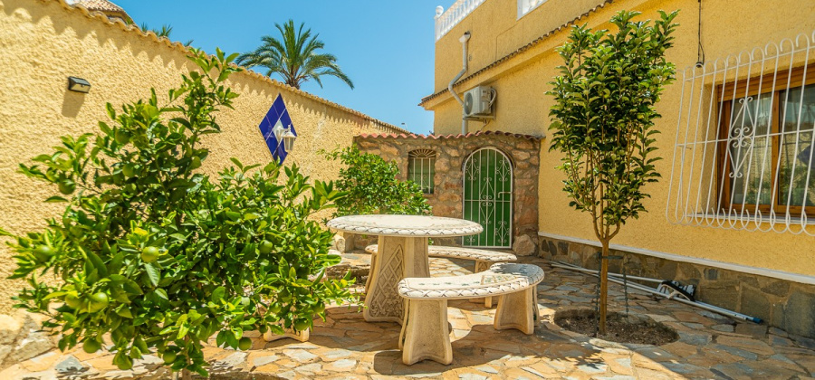 Torrevieja, Alicante, 3 Bedrooms Bedrooms, ,3 BathroomsBathrooms,Villa,Resale,0,103536246280074848