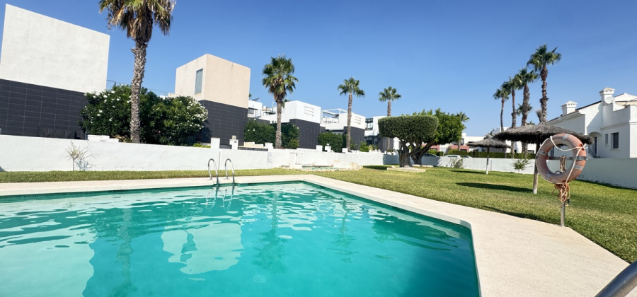 Villamartin, Alicante, 2 Bedrooms Bedrooms, ,2 BathroomsBathrooms,Bungalow,Resale,0,103186242724808272