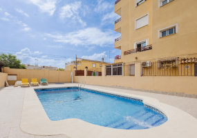 Torrevieja, Alicante, 2 Bedrooms Bedrooms, ,1 BathroomBathrooms,Apartment,Resale,0,328216361405451200