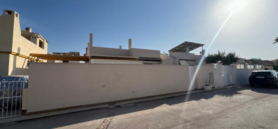 Torrevieja, Alicante, 2 Bedrooms Bedrooms, ,1 BathroomBathrooms,Villa,Resale,0,7563294812349065