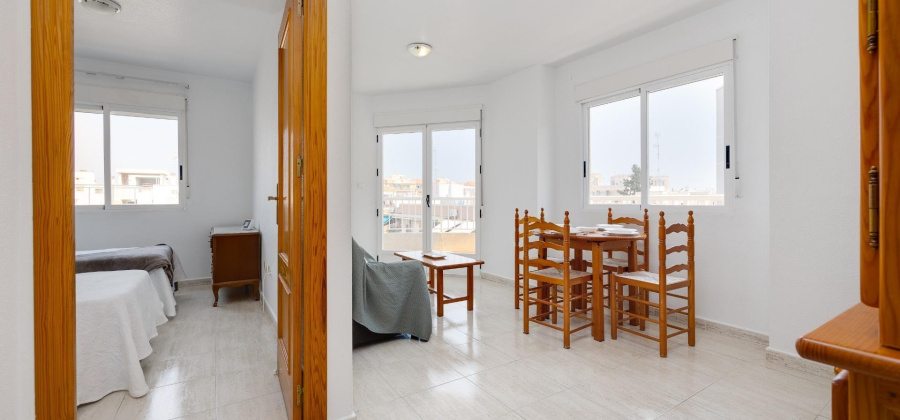 Torrevieja, Alicante, 3 Bedrooms Bedrooms, ,1 BathroomBathrooms,Apartment,Resale,0,75632236526256832