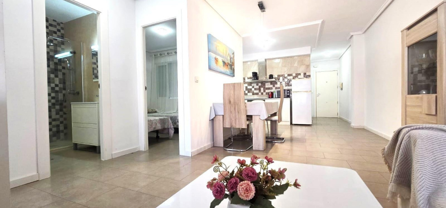 Torrevieja, Alicante, 3 Bedrooms Bedrooms, ,1 BathroomBathrooms,Apartment,Resale,0,75632104179476048
