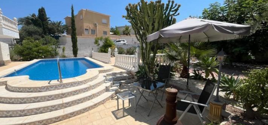 Torrevieja, Alicante, 3 Bedrooms Bedrooms, ,3 BathroomsBathrooms,Villa,Resale,0,75632589343070368