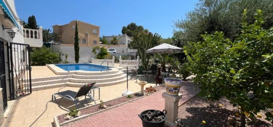 Torrevieja, Alicante, 3 Bedrooms Bedrooms, ,3 BathroomsBathrooms,Villa,Resale,0,75632589343070368