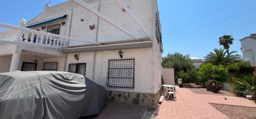 Torrevieja, Alicante, 3 Bedrooms Bedrooms, ,3 BathroomsBathrooms,Villa,Resale,0,75632589343070368