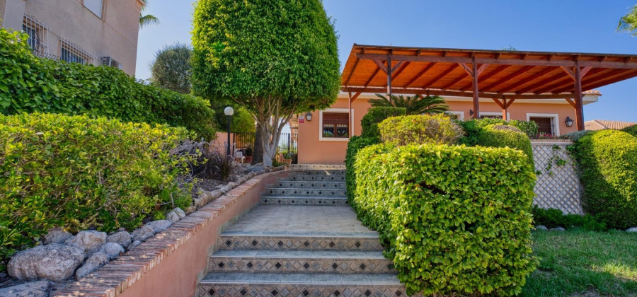 Torrevieja, Alicante, 4 Bedrooms Bedrooms, ,3 BathroomsBathrooms,Villa,Resale,0,75632240519194800