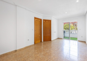 Torrevieja, Alicante, 2 Bedrooms Bedrooms, ,1 BathroomBathrooms,Apartment,Resale,0,75632238143633104