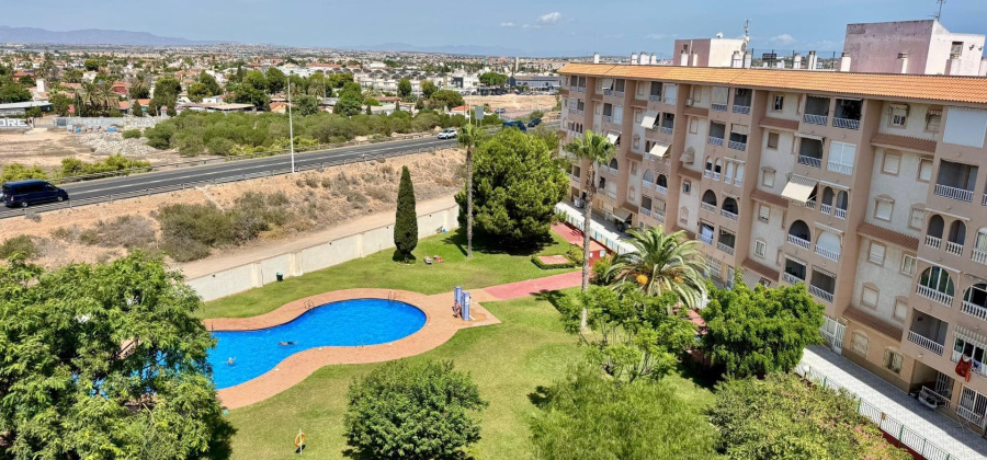 Torrevieja, Alicante, 2 Bedrooms Bedrooms, ,1 BathroomBathrooms,Apartment,Resale,0,75632412862166208