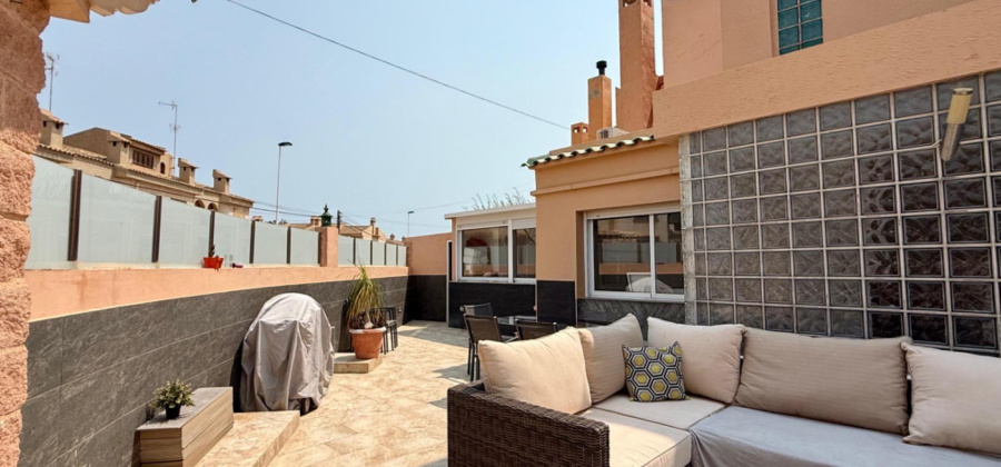 Torrevieja, Alicante, 5 Bedrooms Bedrooms, ,2 BathroomsBathrooms,Villa,Resale,0,75632176473811616