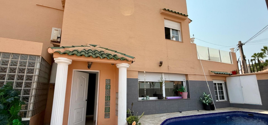 Torrevieja, Alicante, 5 Bedrooms Bedrooms, ,2 BathroomsBathrooms,Villa,Resale,0,75632176473811616