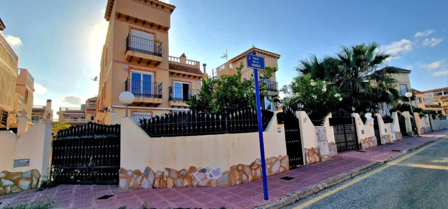 Orihuela Costa, Alicante, 3 Bedrooms Bedrooms, ,2 BathroomsBathrooms,Townhouse,Resale,0,7563268879890753