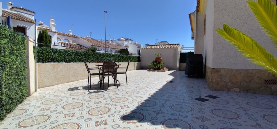 Villamartin, Alicante, 3 Bedrooms Bedrooms, ,2 BathroomsBathrooms,Villa,Resale,0,202005148572968064