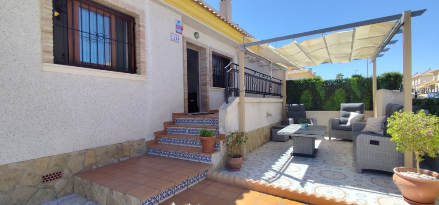 Villamartin, Alicante, 3 Bedrooms Bedrooms, ,2 BathroomsBathrooms,Villa,Resale,0,202005148572968064
