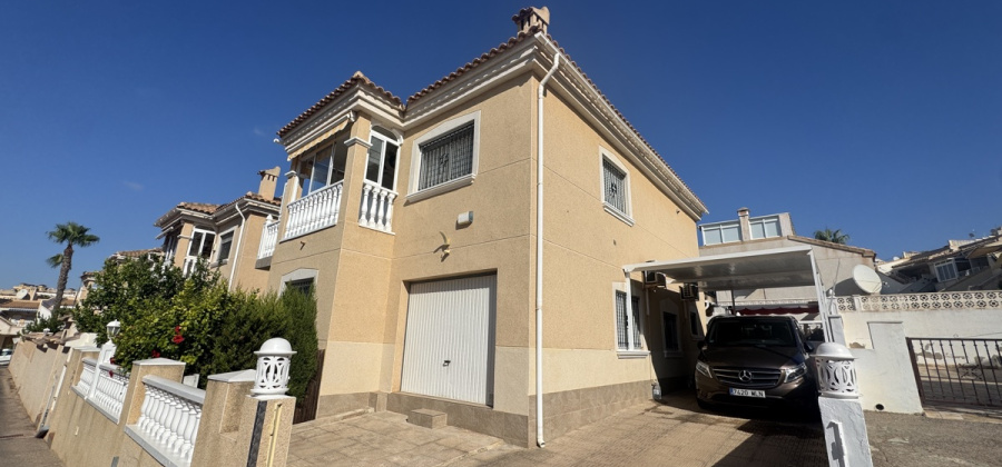 Villamartin, Alicante, 4 Bedrooms Bedrooms, ,3 BathroomsBathrooms,Villa,Resale,0,10318686828501840