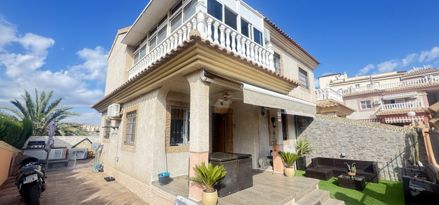 Playa Flamenca, Alicante, 4 Bedrooms Bedrooms, ,2 BathroomsBathrooms,Townhouse,Resale,0,103186370515792512 Playa Flamenca, Alicante, 4 Bedrooms Bedrooms, ,2 BathroomsBathrooms,Townhouse,Resale,0,103186370515792512