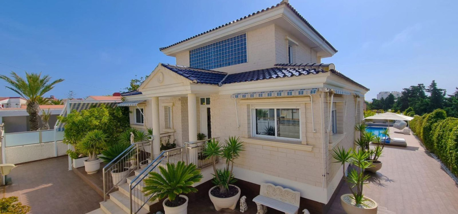 Torrevieja, Alicante, 5 Bedrooms Bedrooms, ,3 BathroomsBathrooms,Villa,Resale,0,75632280569567376 Torrevieja, Alicante, 5 Bedrooms Bedrooms, ,3 BathroomsBathrooms,Villa,Resale,0,75632280569567376