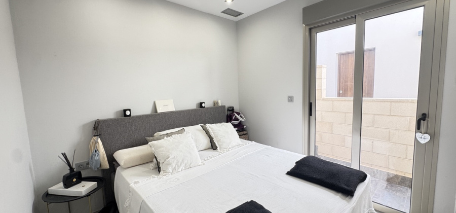 Villamartin, Alicante, 3 Bedrooms Bedrooms, ,2 BathroomsBathrooms,Villa,Resale,0,103186152879195056