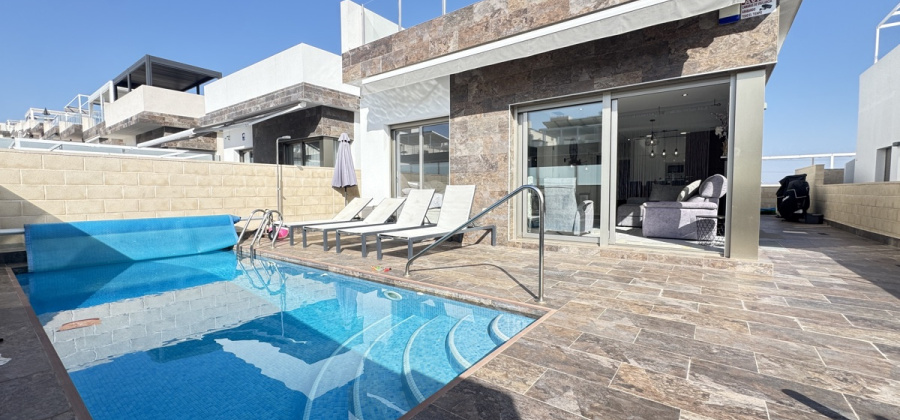 Villamartin, Alicante, 5 Bedrooms Bedrooms, ,4 BathroomsBathrooms,Villa,Resale,0,103186225008989776