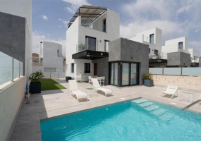 Torrevieja, Alicante, 3 Bedrooms Bedrooms, ,3 BathroomsBathrooms,Villa,Resale,0,75632559695558064