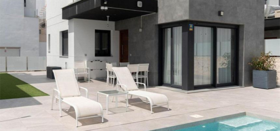 Torrevieja, Alicante, 3 Bedrooms Bedrooms, ,3 BathroomsBathrooms,Villa,Resale,0,75632559695558064 Torrevieja, Alicante, 3 Bedrooms Bedrooms, ,3 BathroomsBathrooms,Villa,Resale,0,75632559695558064