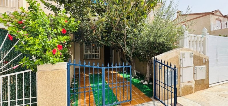 Torrevieja, Alicante, 3 Bedrooms Bedrooms, ,2 BathroomsBathrooms,Townhouse,Resale,0,29168590505062512 Torrevieja, Alicante, 3 Bedrooms Bedrooms, ,2 BathroomsBathrooms,Townhouse,Resale,0,29168590505062512