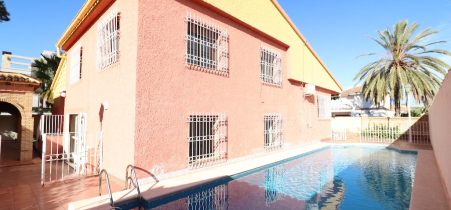 Cabo Roig, Alicante, 5 Bedrooms Bedrooms, ,2 BathroomsBathrooms,Villa,Resale,0,20992488188687000