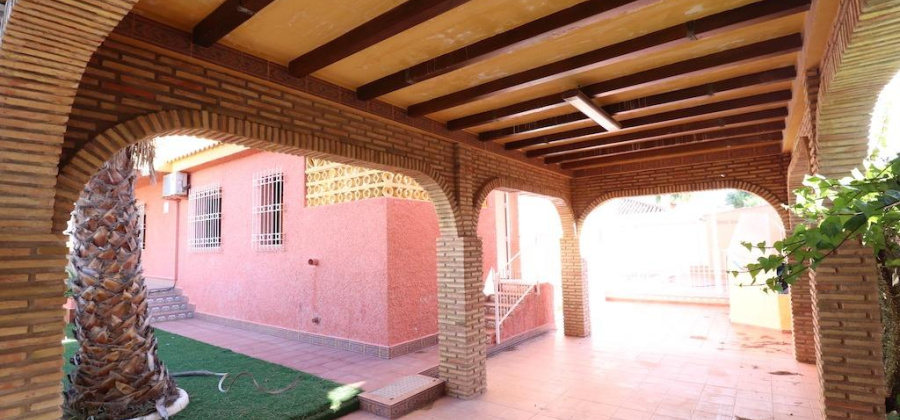 Cabo Roig, Alicante, 5 Bedrooms Bedrooms, ,2 BathroomsBathrooms,Villa,Resale,0,20992488188687000