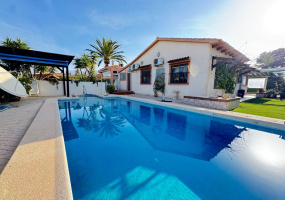 Cabo Roig, Alicante, 3 Bedrooms Bedrooms, ,2 BathroomsBathrooms,Villa,Resale,0,103186509231670736