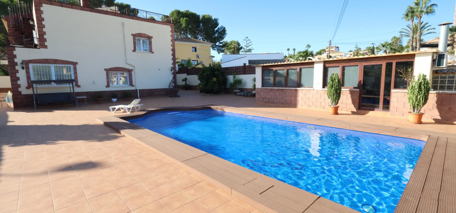 Torrevieja, Alicante, 5 Bedrooms Bedrooms, ,3 BathroomsBathrooms,Villa,Resale,0,209924357443267456