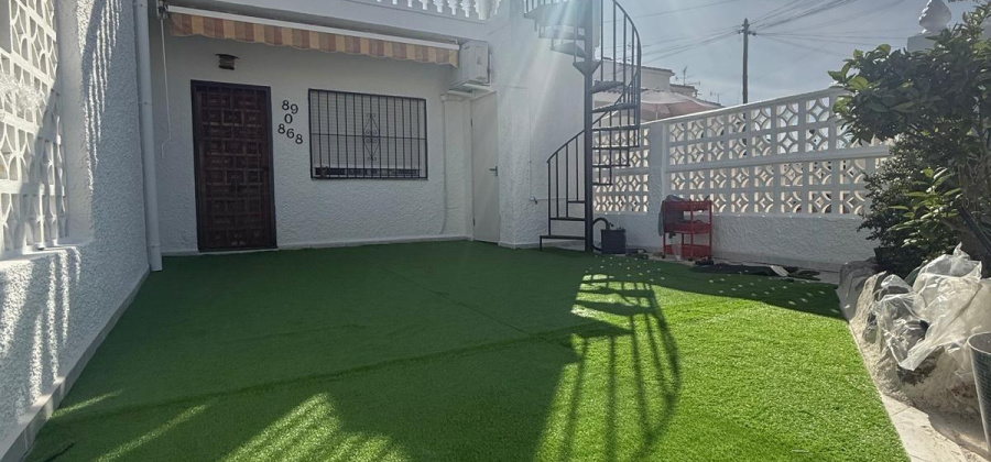 Torrevieja, Alicante, 2 Bedrooms Bedrooms, ,1 BathroomBathrooms,Bungalow,Resale,0,75632230069156224