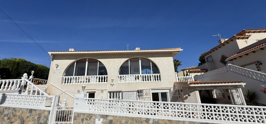 Villamartin, Alicante, 3 Bedrooms Bedrooms, ,3 BathroomsBathrooms,Villa,Resale,0,103186146050273904