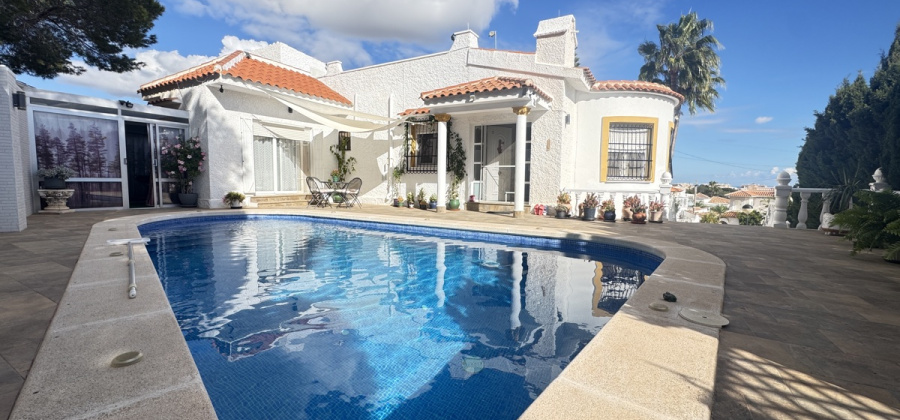 Villamartin, Alicante, 3 Bedrooms Bedrooms, ,3 BathroomsBathrooms,Villa,Resale,0,103186654482381456