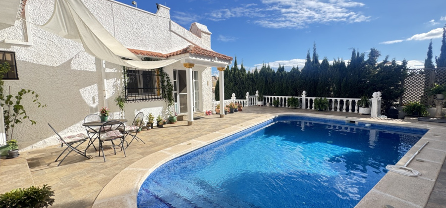 Villamartin, Alicante, 3 Bedrooms Bedrooms, ,3 BathroomsBathrooms,Villa,Resale,0,103186654482381456