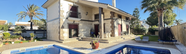 Cabo Roig, Alicante, 4 Bedrooms Bedrooms, ,5 BathroomsBathrooms,Villa,Resale,0,103186281613461168