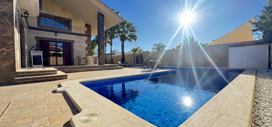 Cabo Roig, Alicante, 4 Bedrooms Bedrooms, ,5 BathroomsBathrooms,Villa,Resale,0,103186281613461168
