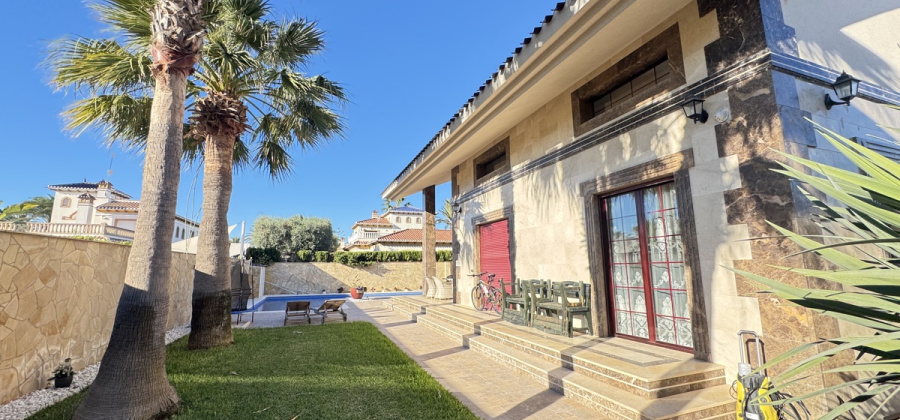 Cabo Roig, Alicante, 4 Bedrooms Bedrooms, ,5 BathroomsBathrooms,Villa,Resale,0,103186281613461168