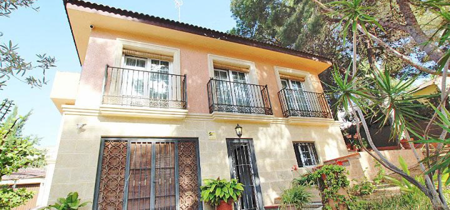 Torrevieja, Alicante, 5 Bedrooms Bedrooms, ,2 BathroomsBathrooms,Villa,Resale,0,32821674659694800