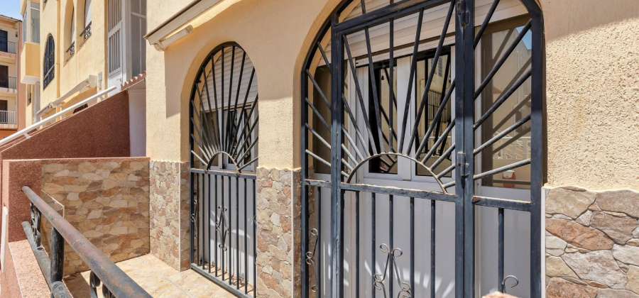 Torrevieja, Alicante, 2 Bedrooms Bedrooms, ,1 BathroomBathrooms,Apartment,Resale,0,75632170038151552